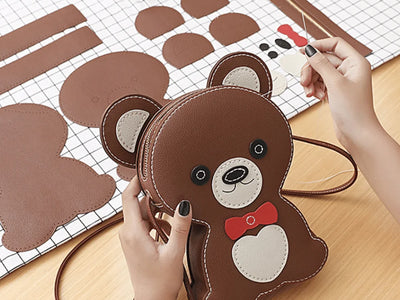Kit de Costura Infantil Osito DIY – Manualidad Educativa y Segura para Niños | SANTINI - Material premium