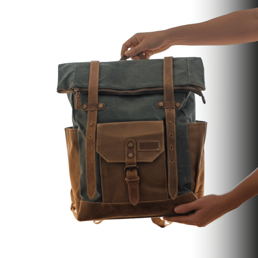 Mochila Coique gris – Impermeable con Detalles en Cuero Natural | Santini Chile