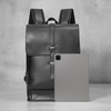 Mochila Ejecutiva Manzano Negra – Cuero Vegano | Elegante, Moderna y Funcional | SANTINI